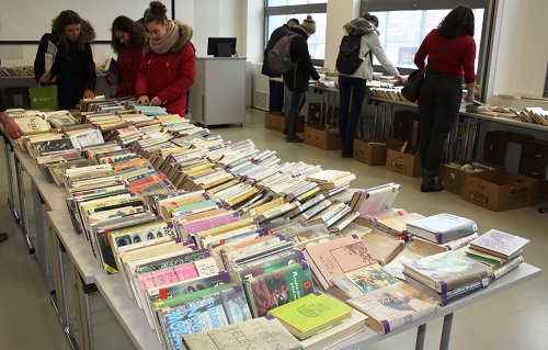 Prodej vyřazených knih v Krajské knihovně Františka Bartoše ve Zlíně